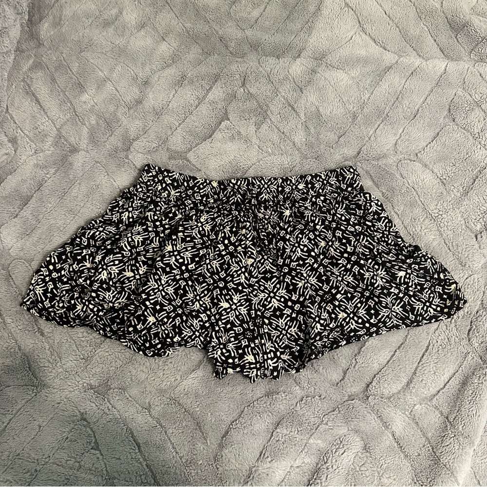 SWIM COVER UP SHORTS SIZE SMALL